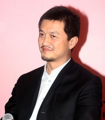 李亚鹏资料照片