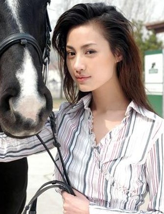 �ڵ�80��Ů����