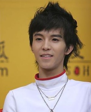 郭敬明身高多少 郭敬明整容了吗