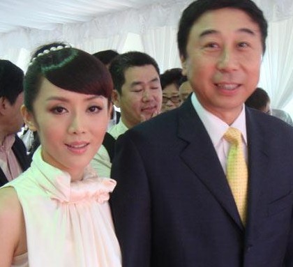 冯巩老婆艾慧个人资料和照片