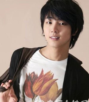 尹时允整容前后照片 尹时允资料