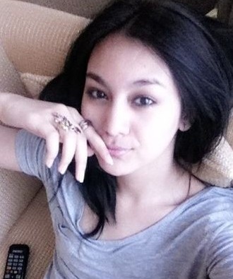 李晨前女友迪丽娜尔个人资料图片