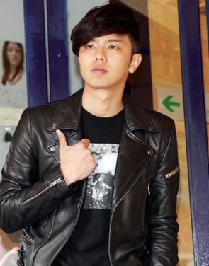 �ƺ�����Ƭ������ �ƺ����ݹ��ĵ��Ӿ�