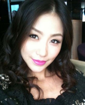 吴启华老婆石洋子私房照片和个人资料