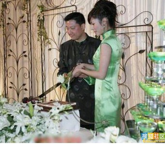 ��ѩƼ������� ��ѩƼ�Ϲ���˭