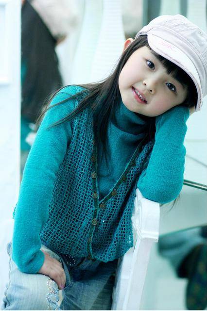 ��������ϴ�����ͯ�����ӷ㱻���¼�����ʵֻ����Ϊ���ӷ���ͻ�С���е�ʱ�����С����Ƣ����������Ҳ���������⣬������ȴ��Ů��Ҫ���ϸ񣬶��ֽ�ѵ����Ҳ�������ġ�  