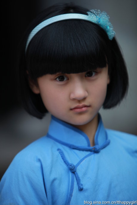 &ldquo;00��&rdquo;ͯ��  ½���ճ�����2001��2��24�� ½���ղ��ݹ����ٵĵ��Ӿ�͵�Ӱ��Ʒ�������е��Ӿ硶ֽ�����ԡ����������������������������ǡ�;�����ĳ����ġ��ȡ� 