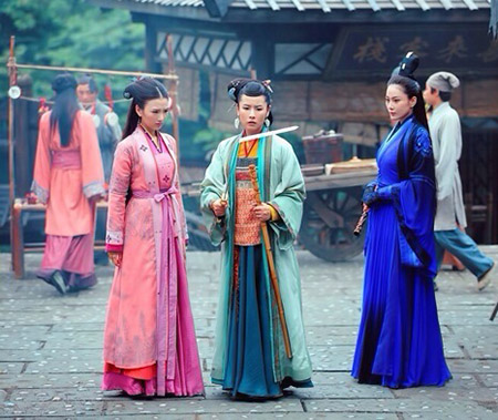 ������������¾��պͶ�ױ�� С����������