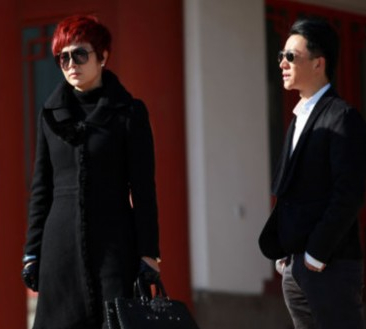 ����,������