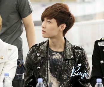 ������,������