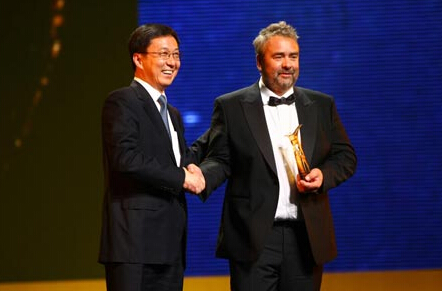 ���˱���