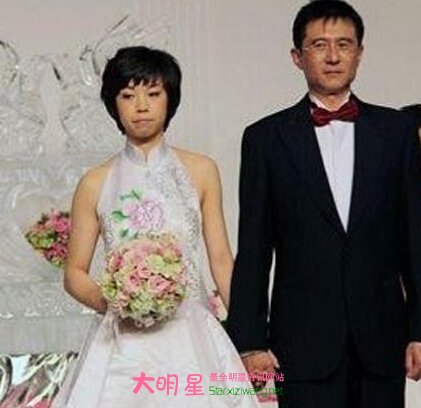 ������,����