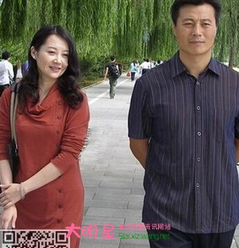 ����,����