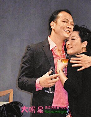 ����,��ΰ��