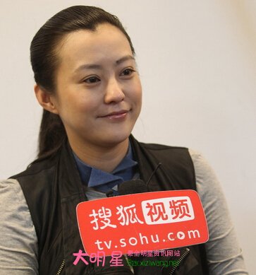 ����,����