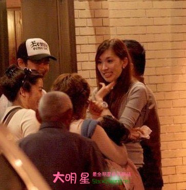 ��־ӱ������