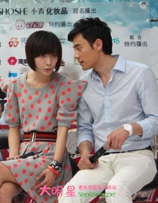 ����,����