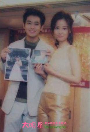 ��־ӱ������