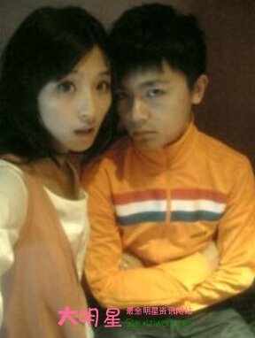 ����,����