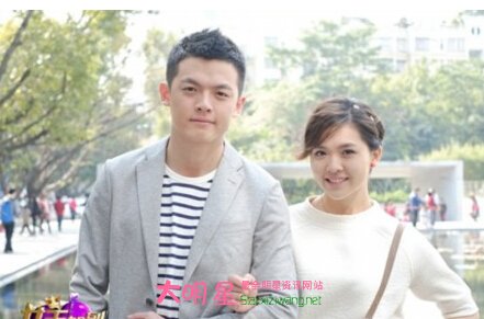 ����,����