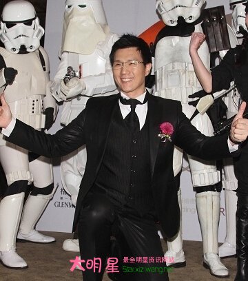 ��ΰ��,����