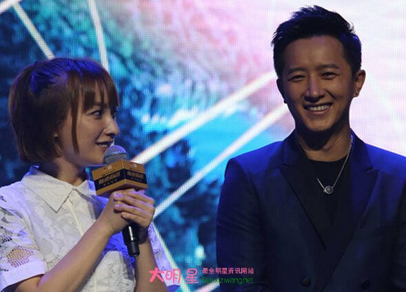 ���,����