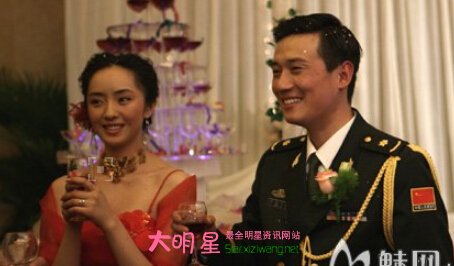 ����,������