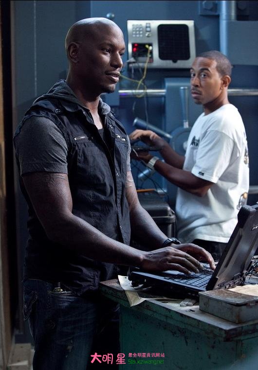 ̩��˹-����ɭ