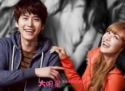 ����,����