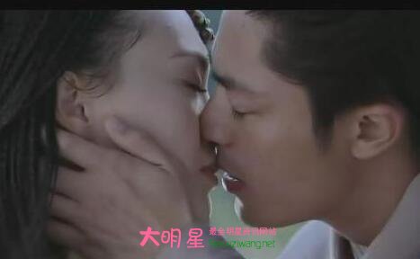 ����,����