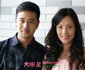 ����,����