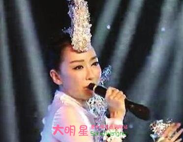 ����,������