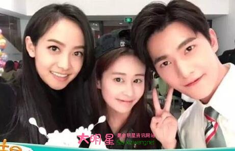 ����,����