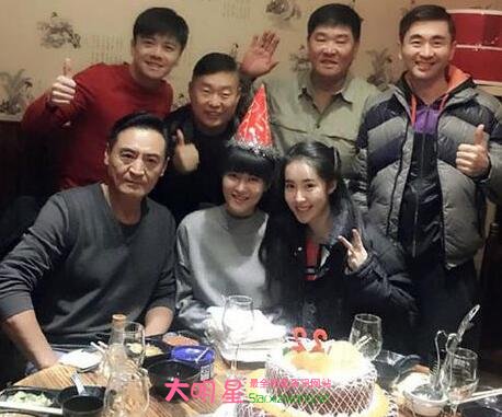 �ƺ�,���׺�