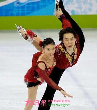 ����,١��