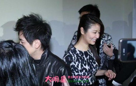 ��־ӱ������