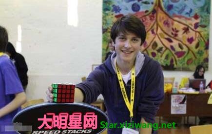 ��ǿ����,���������˹